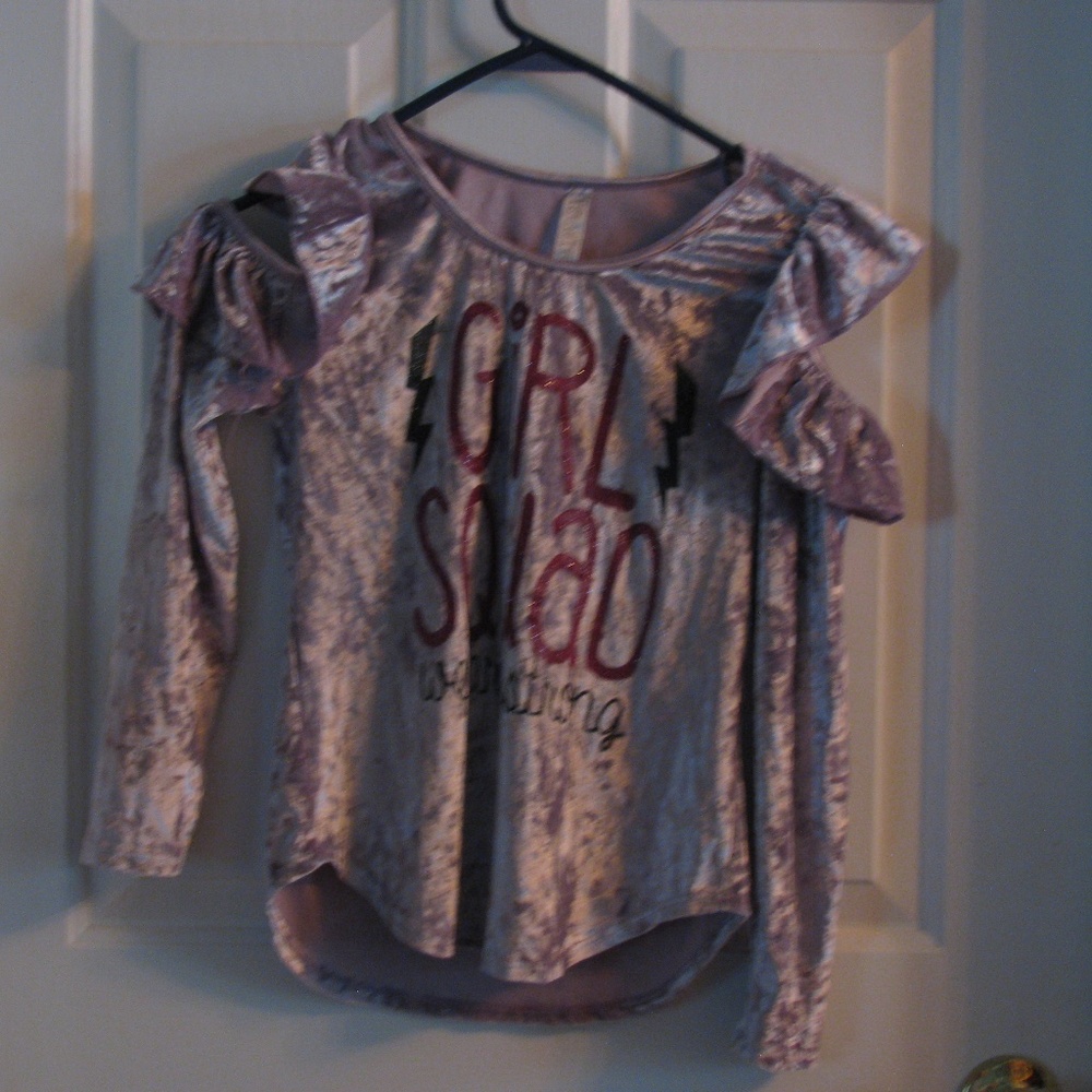 Beautees Designed in Los Angeles - Girl's Large Velvet Cold Shoulder Top
